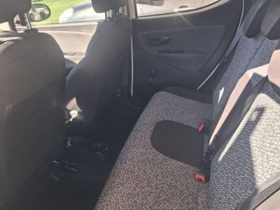 Lancia Ypsilon 1.0 FireFly 5 porte S&S Hybrid Silver Plus (9)