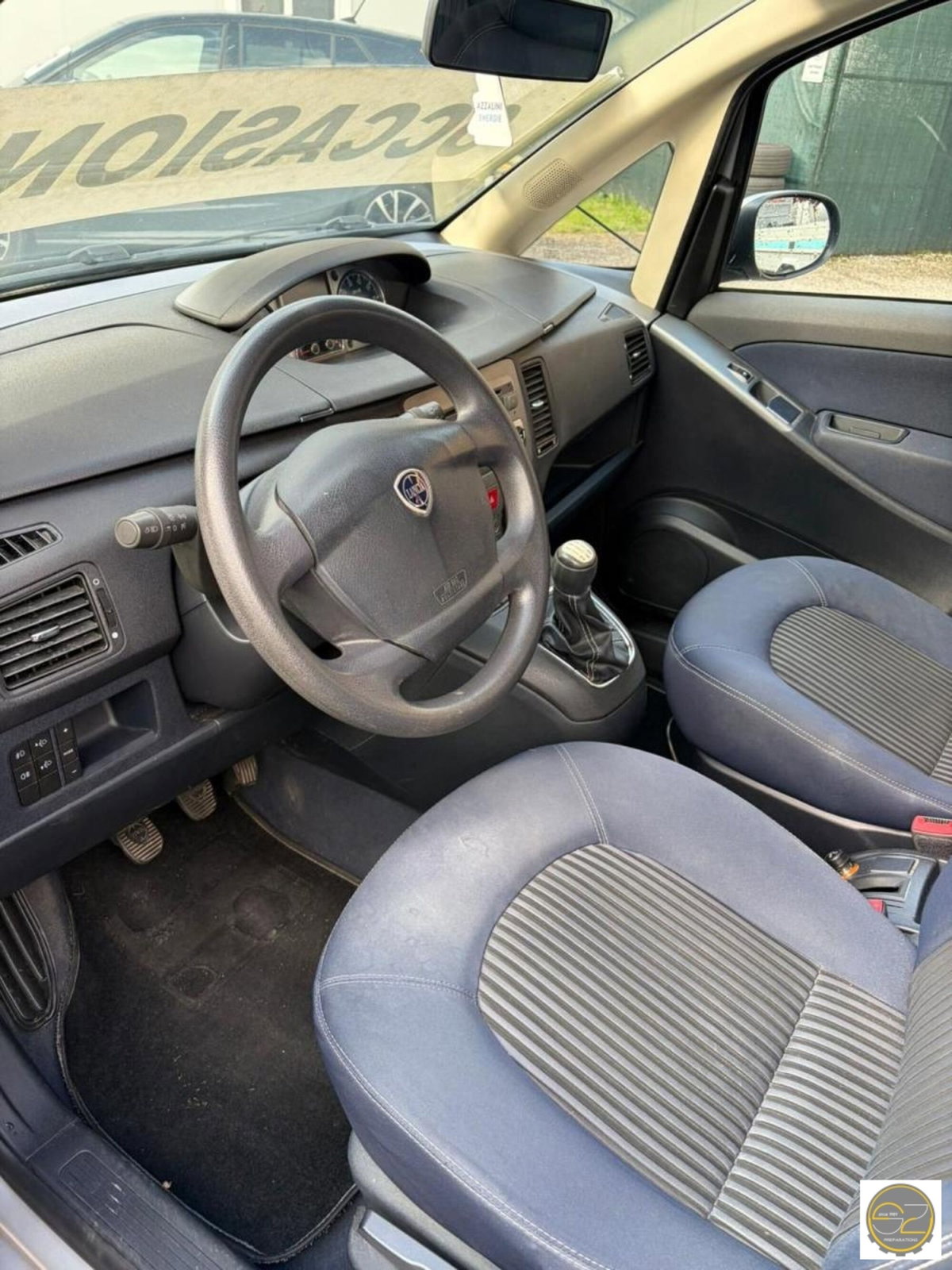 Lancia Musa 1.3 Mjt 16V 95 CV DPF Oro (3)