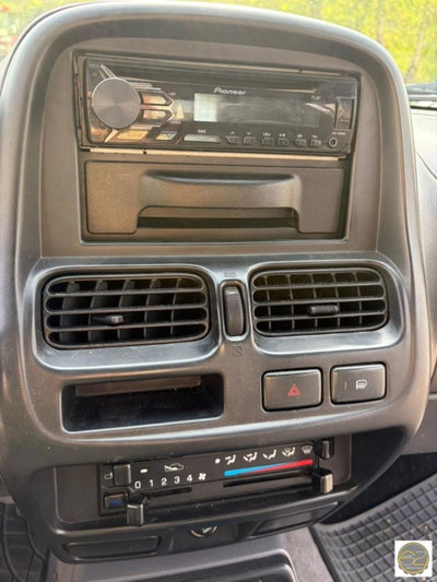 Nissan NP300 2.5 D 2p. King Cab Easy (7)