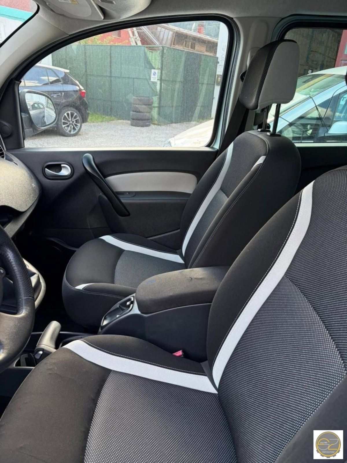 Renault Kangoo 1.5 dCi 90CV F.AP. 5 porte Tom Tom (4)