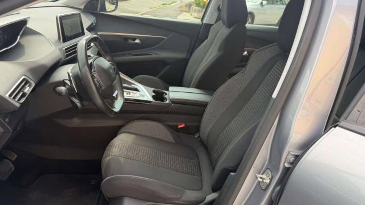 Peugeot 3008 BlueHDi 130 S&S Business (11)