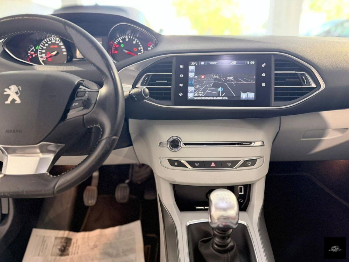 Peugeot 308 SW 54 kWh Style (11)