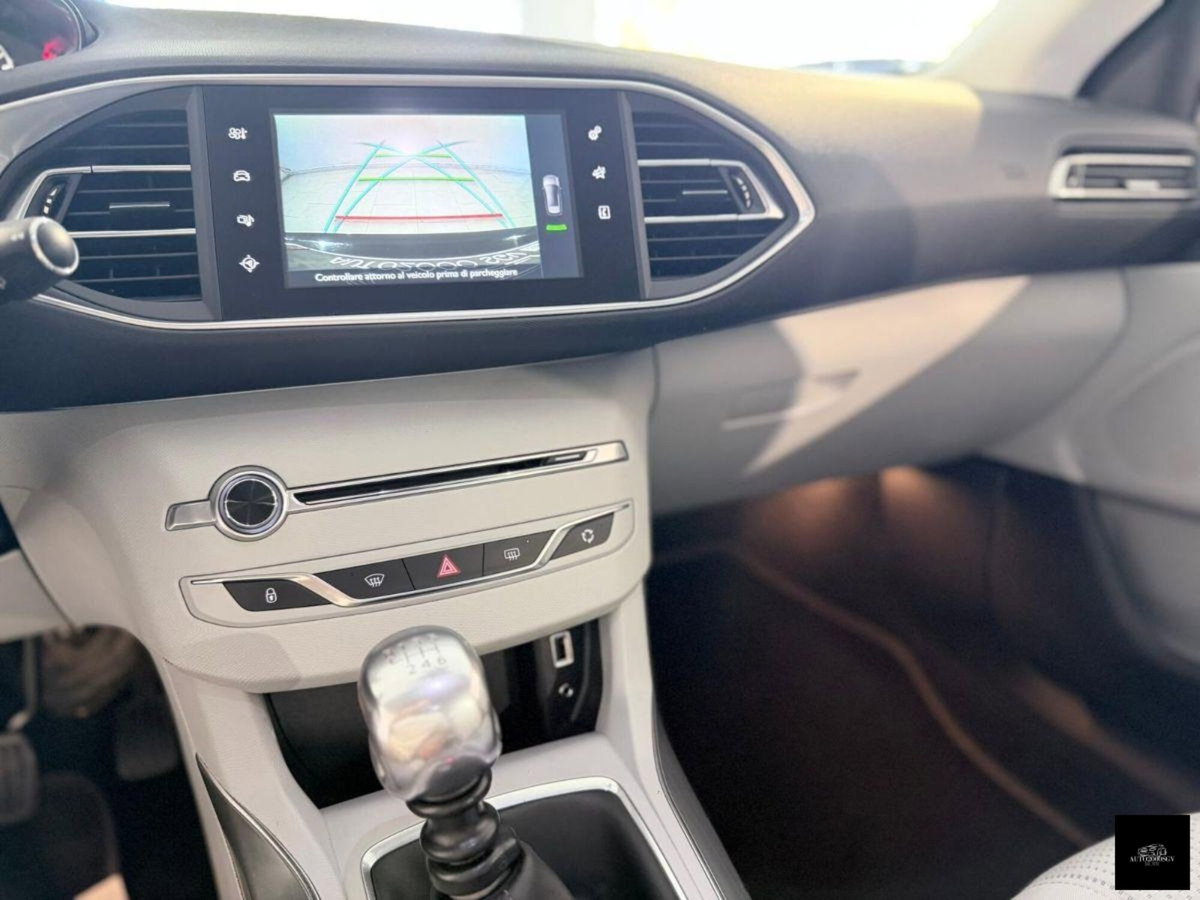 Peugeot 308 SW 54 kWh Style (12)