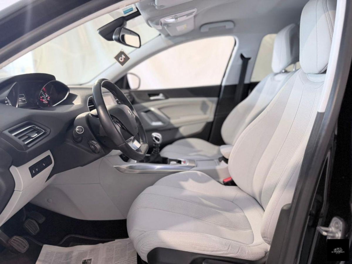 Peugeot 308 SW 54 kWh Style (9)