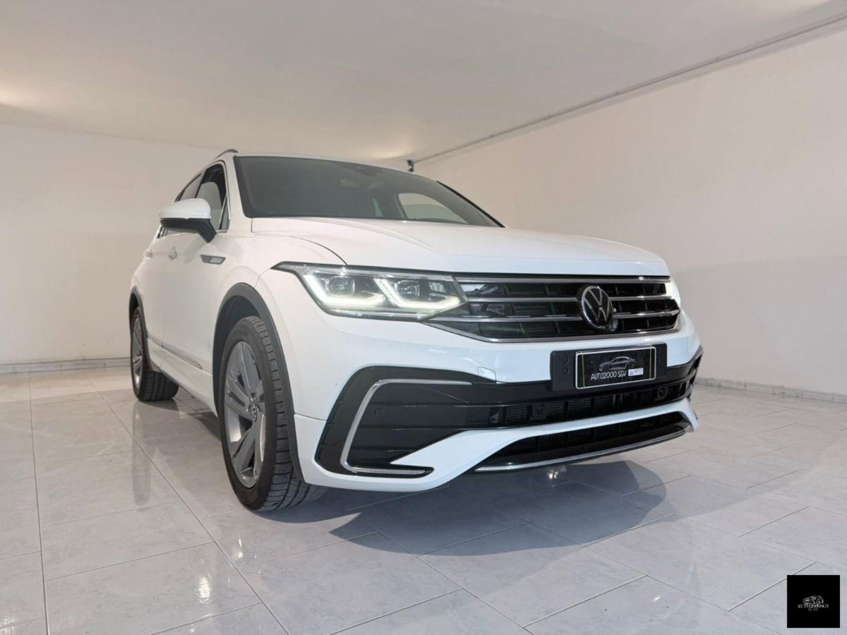 Volkswagen Tiguan 2.0 tdi R-Line 150cv dsg (2)