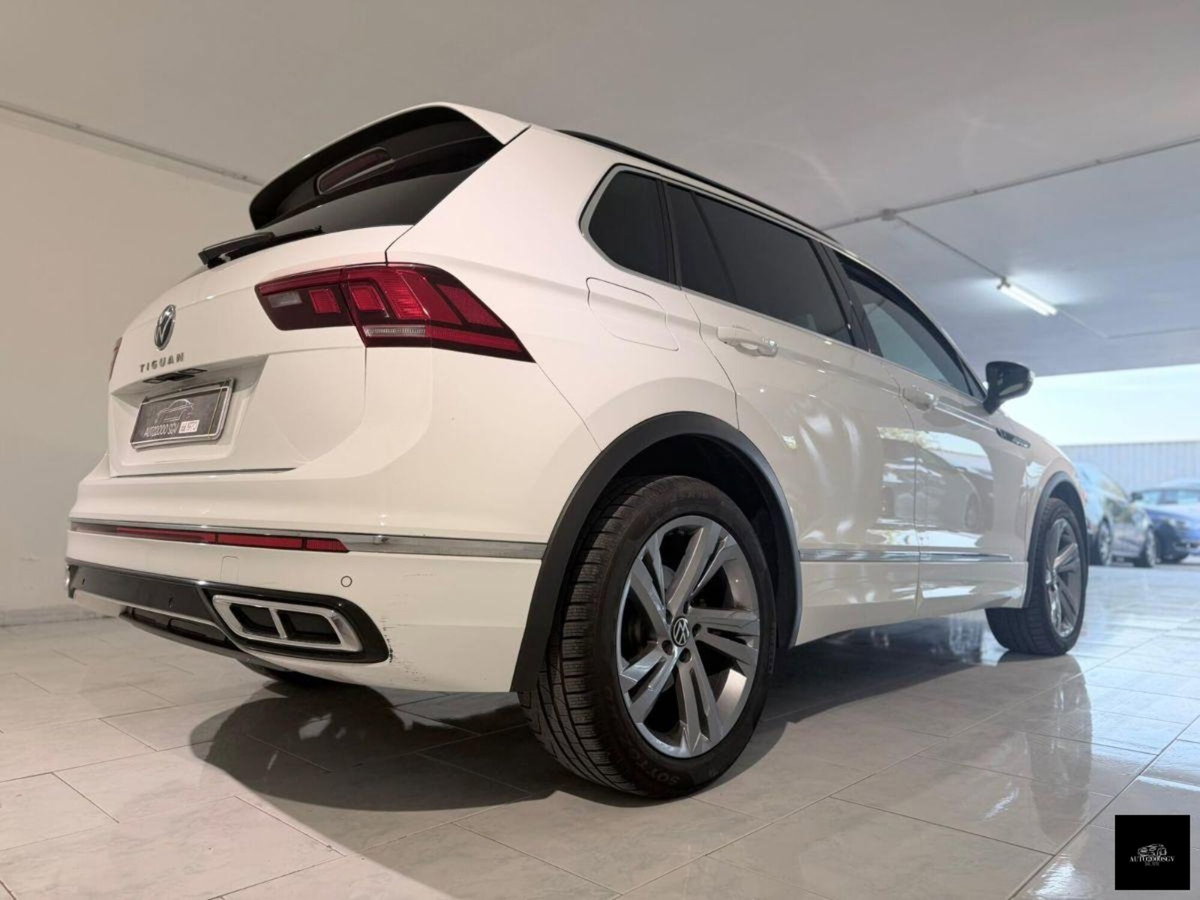 Volkswagen Tiguan 2.0 tdi R-Line 150cv dsg (6)