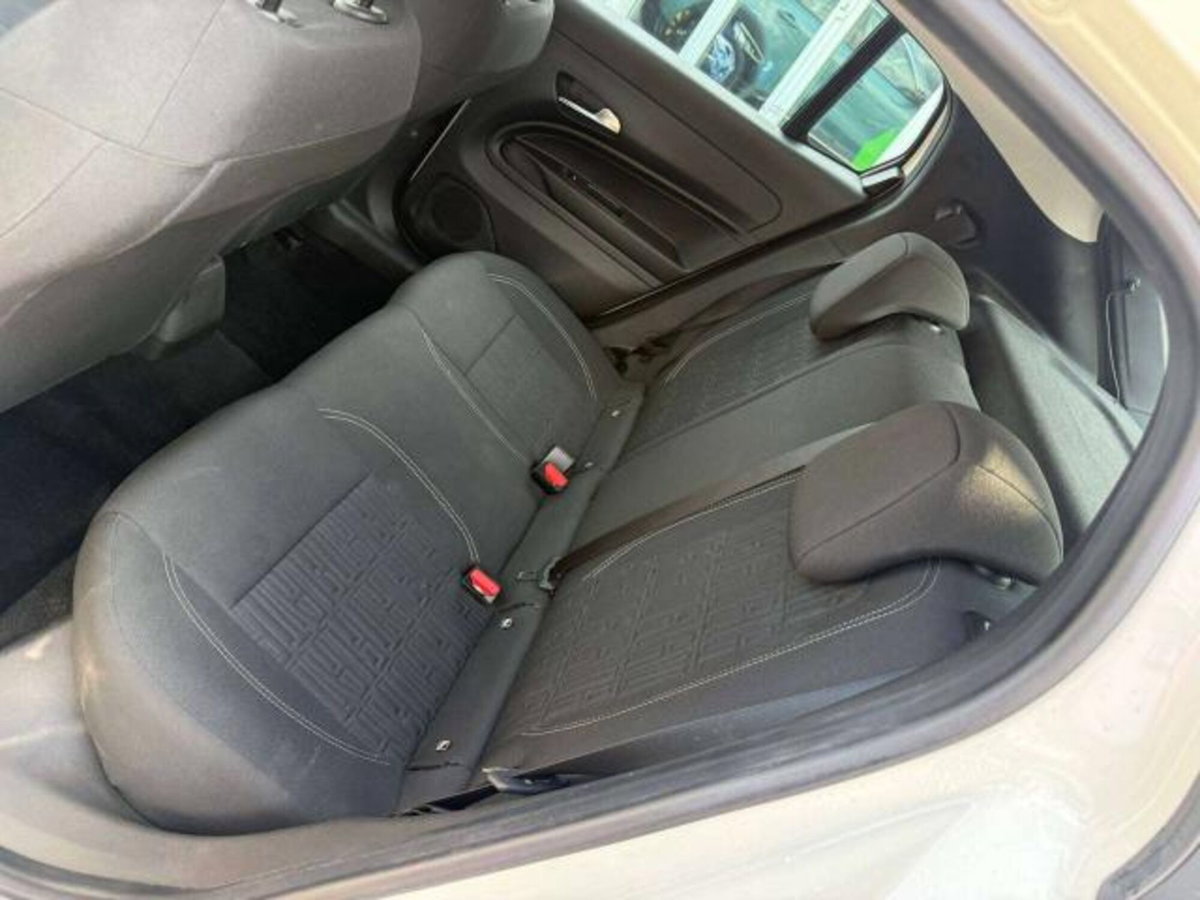 Fiat 600 1.2 Business 100cv (11)