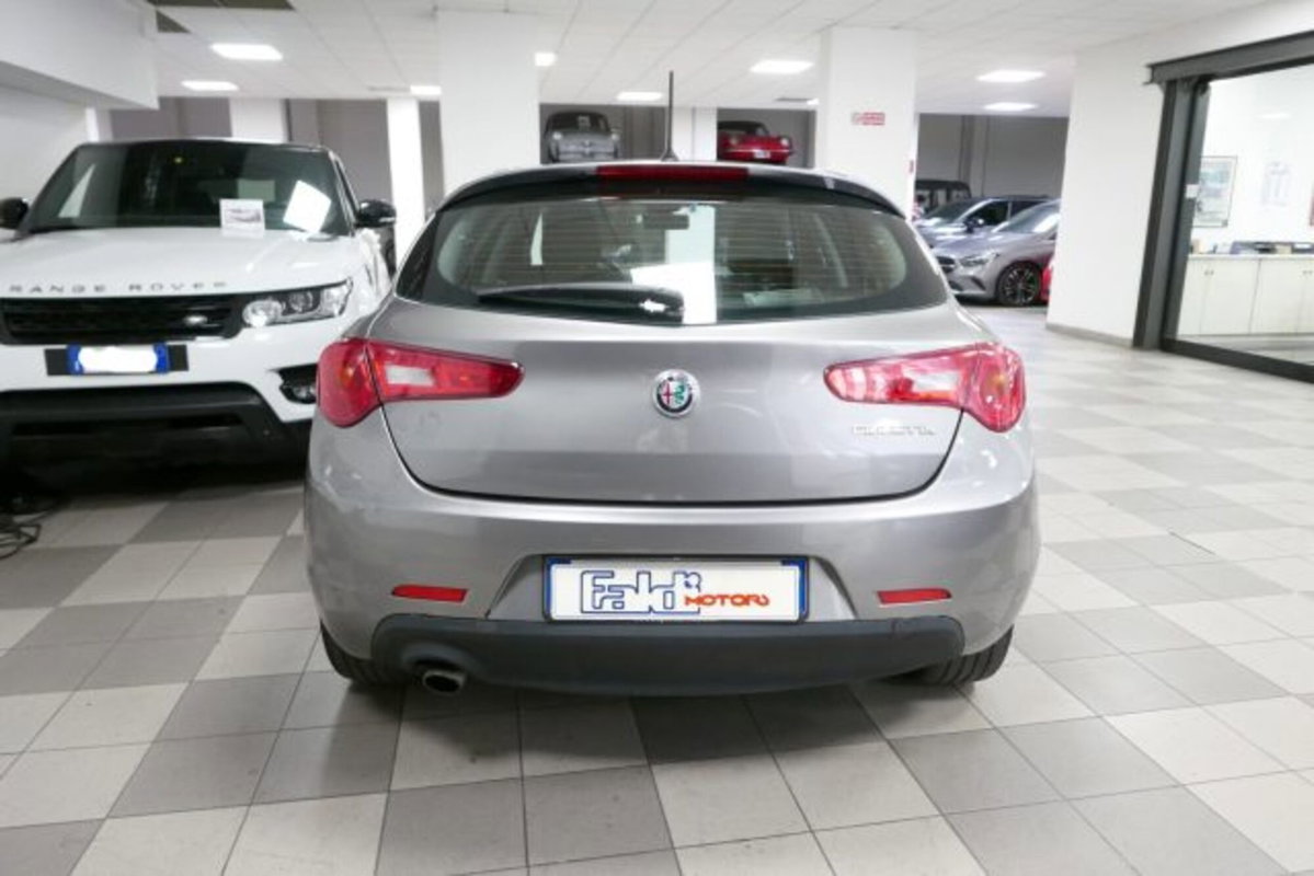 Alfa Romeo Giulietta 1.4 Turbo Giulietta Gpl 120cv (5)