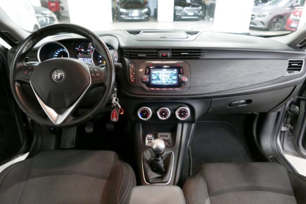 Alfa Romeo Giulietta 1.4 Turbo Giulietta Gpl 120cv (6)