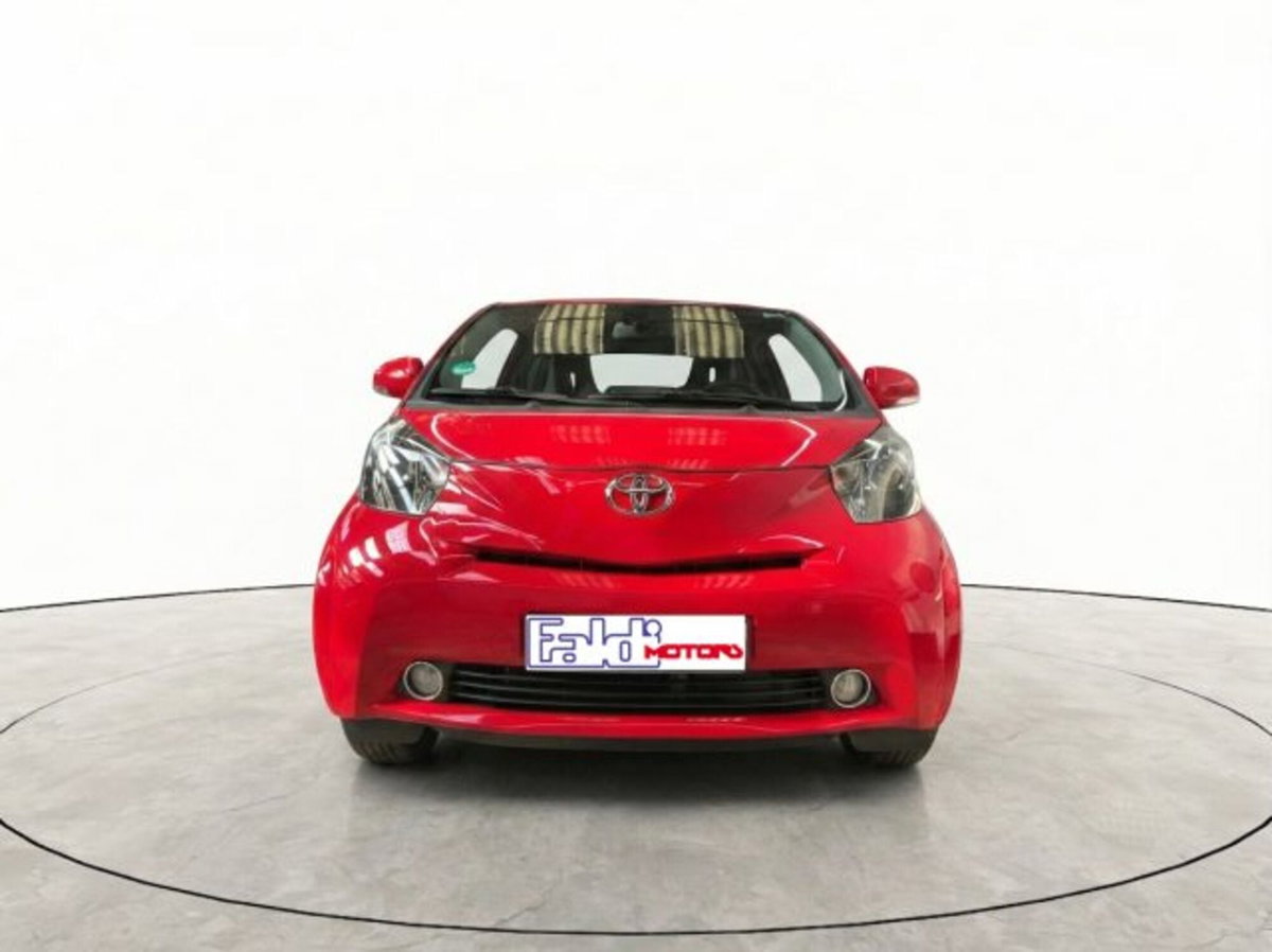 Toyota iQ 1.0 CVT Lounge (2)