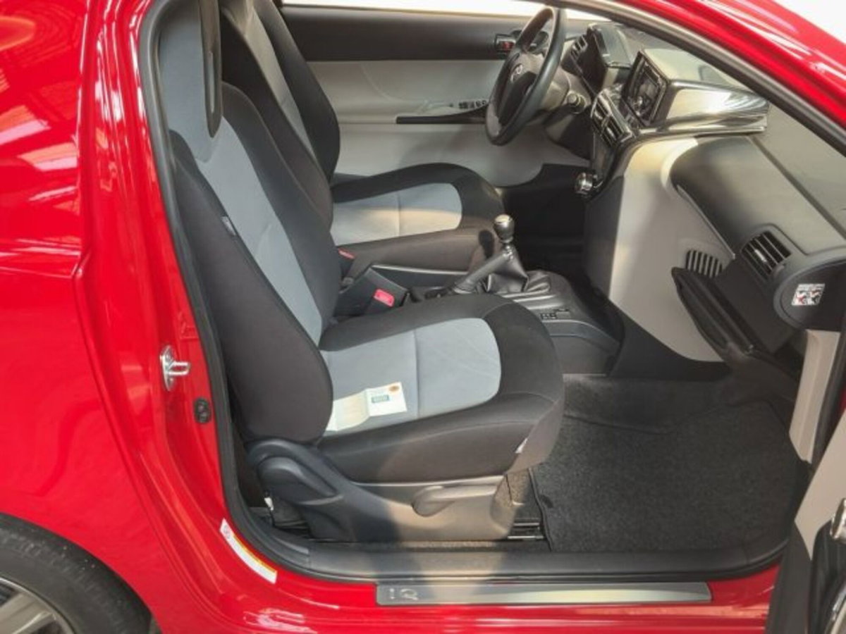 Toyota iQ 1.0 CVT Lounge (6)