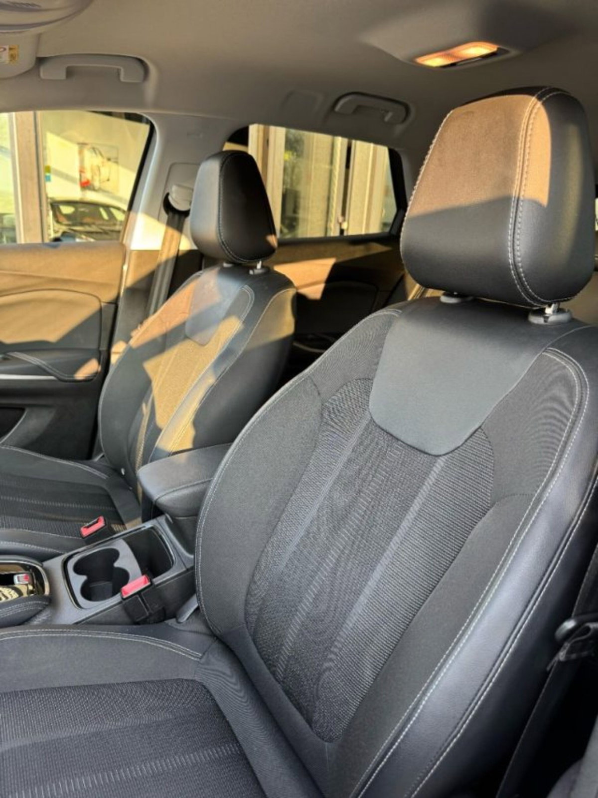 Opel Grandland 1.2 Turbo 12V 130 CV aut. Business Elegance (5)