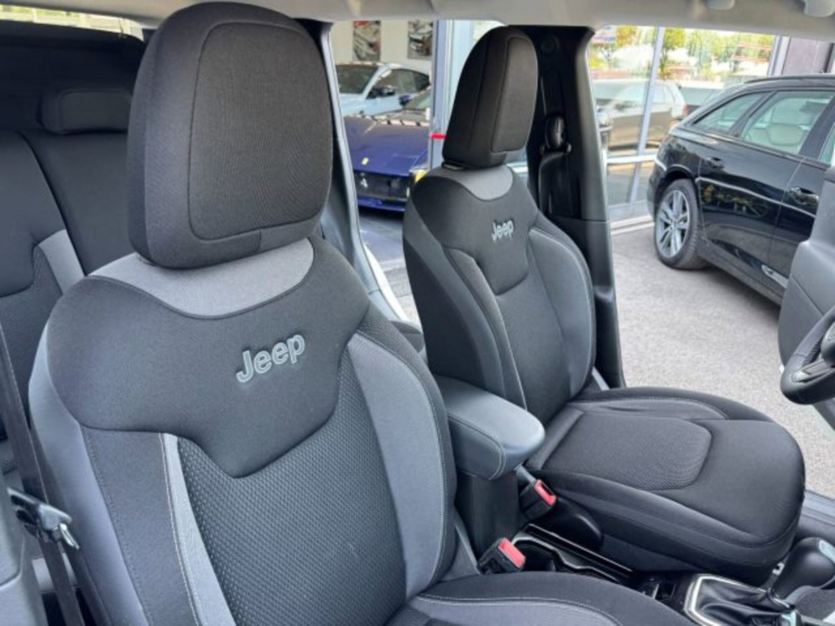 Jeep Renegade 1.3 T4 190CV PHEV 4xe AT6 Upland (8)