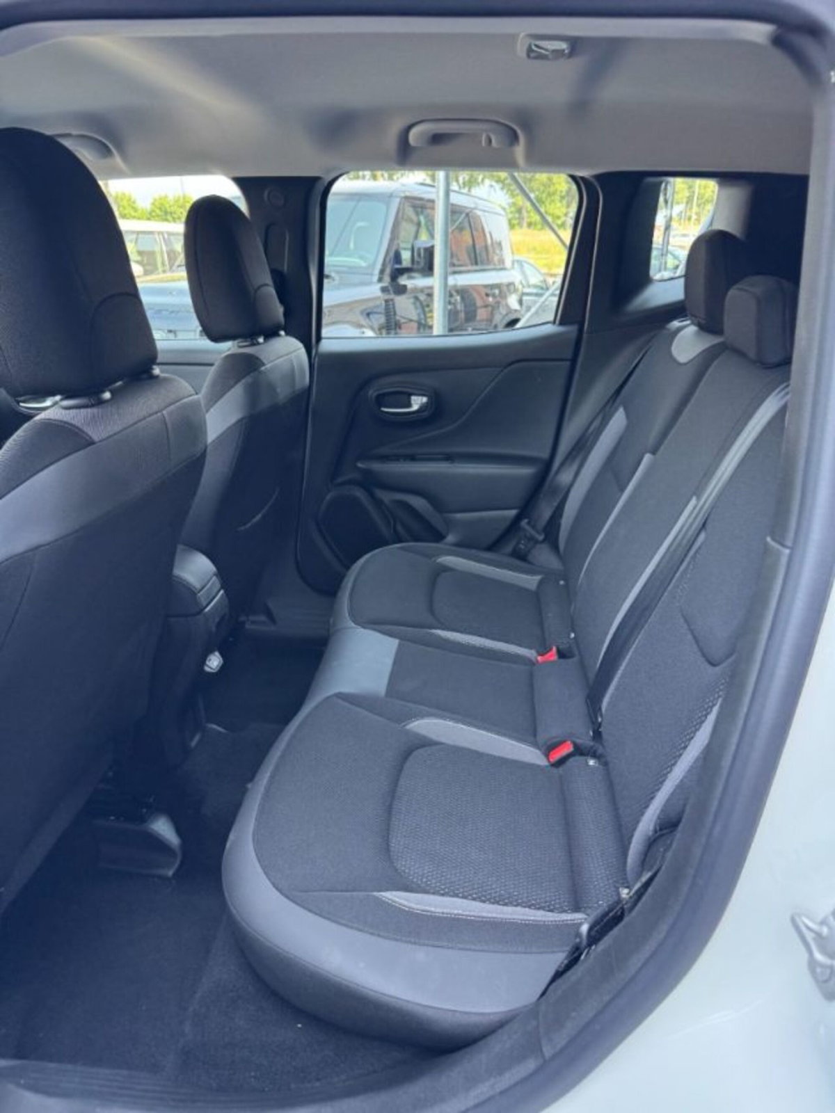 Jeep Renegade 1.3 T4 190CV PHEV 4xe AT6 Upland (9)