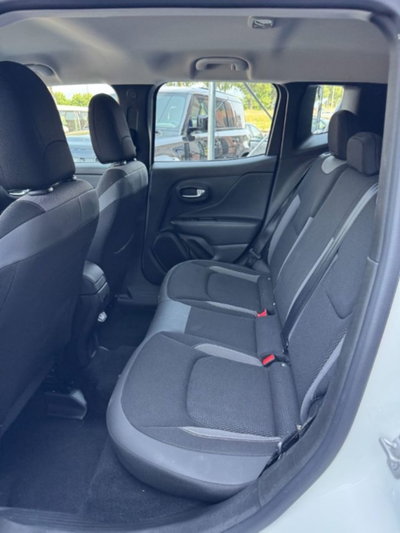 Jeep Renegade 1.3 T4 190CV PHEV 4xe AT6 Upland (9)