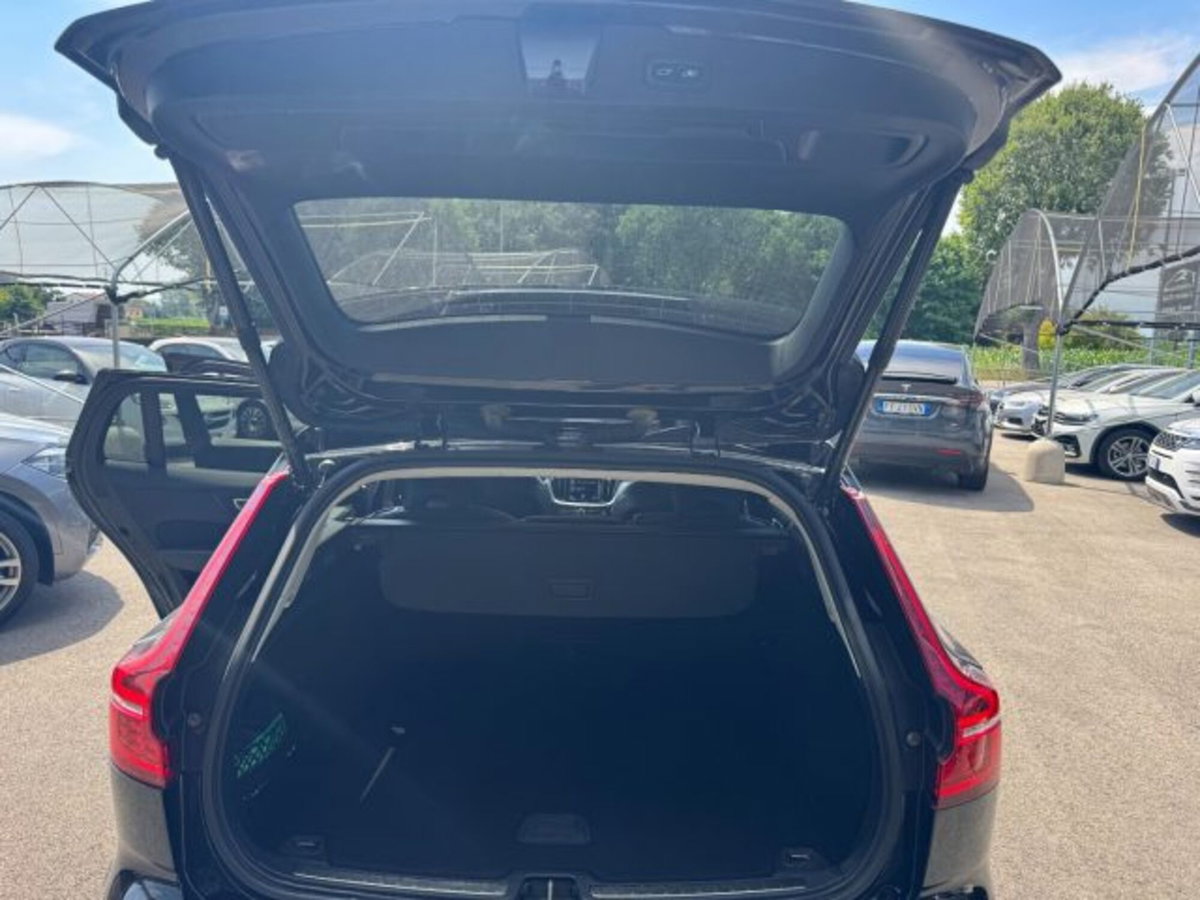 Volvo V60 Cross Country B5 AWD Geartronic Business Pro Line (10)