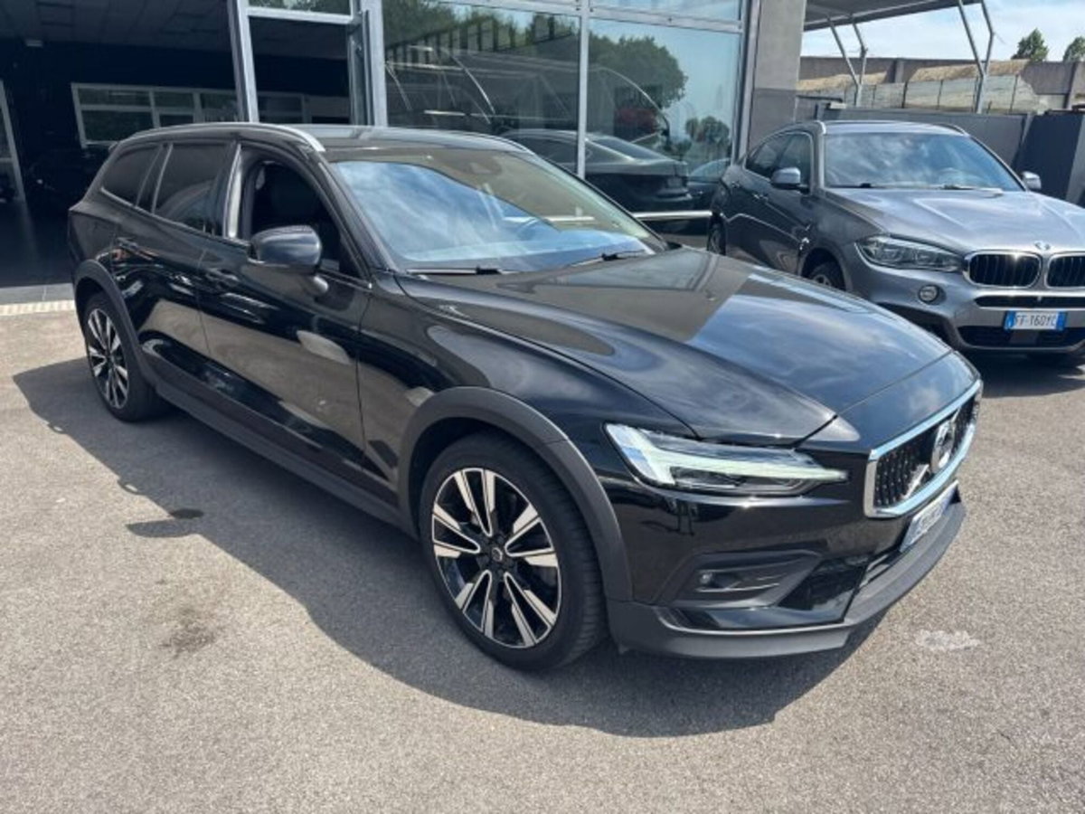 Volvo V60 Cross Country B5 AWD Geartronic Business Pro Line (2)