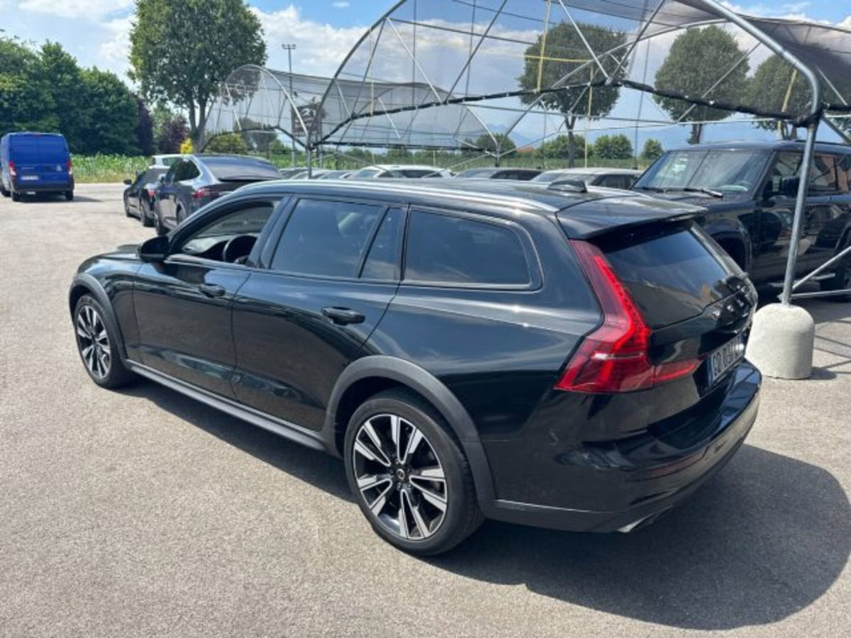 Volvo V60 Cross Country B5 AWD Geartronic Business Pro Line (4)