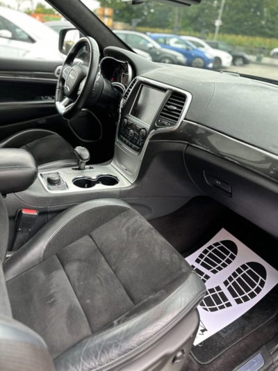 Jeep Grand Cherokee 6.4 V8 HEMI SRT (11)