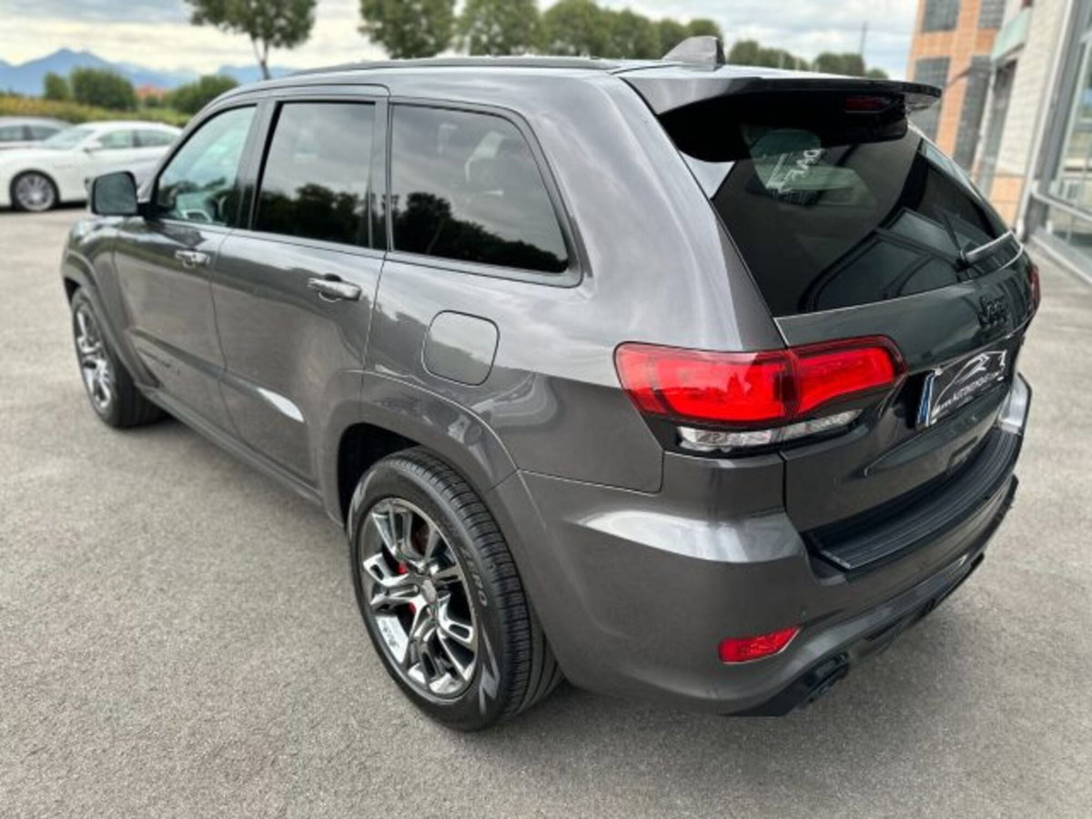 Jeep Grand Cherokee 6.4 V8 HEMI SRT (3)