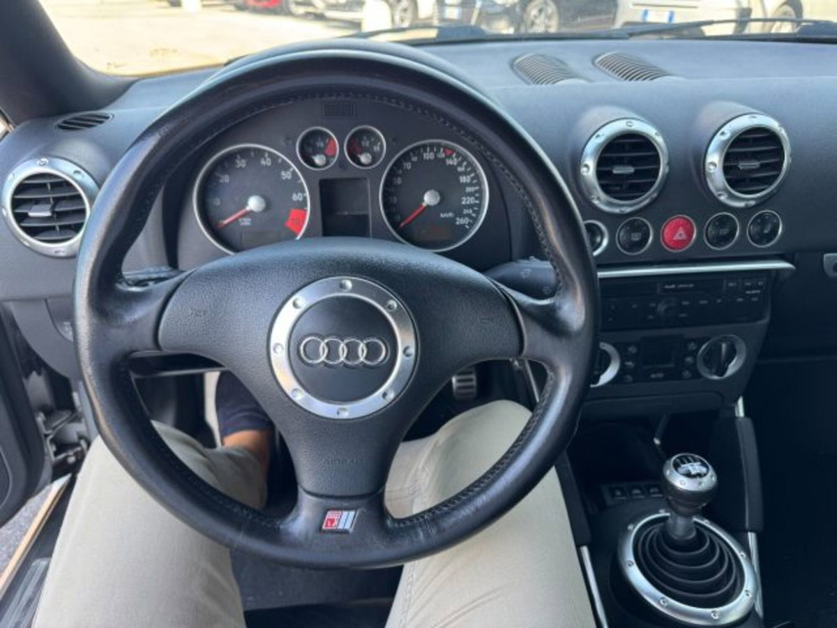 Audi TT Coupé 1.8 T 20V 179 CV cat (5)
