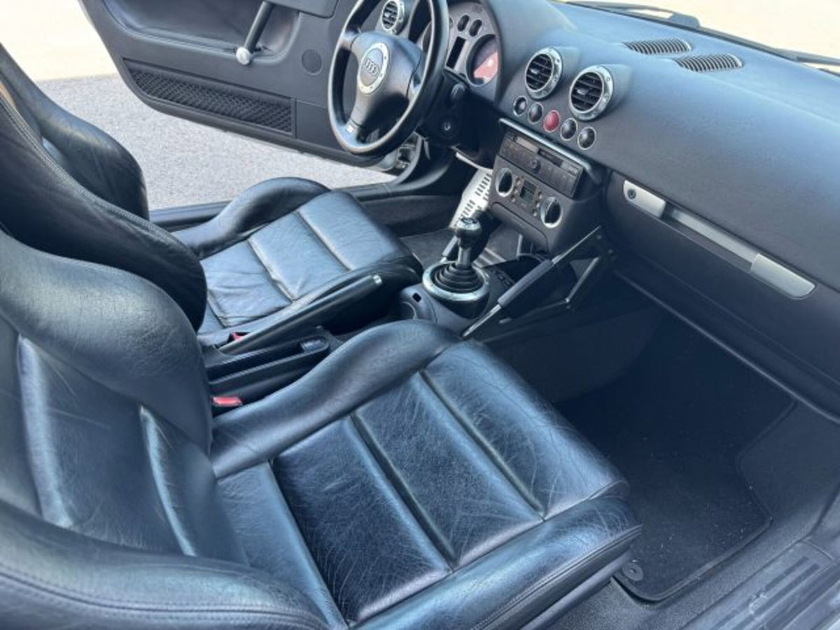 Audi TT Coupé 1.8 T 20V 179 CV cat (7)