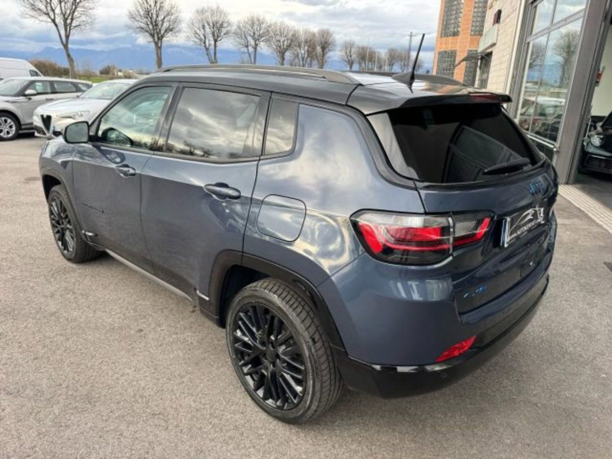 Jeep Compass 1.3 T4 240CV PHEV AT6 4xe S (16)