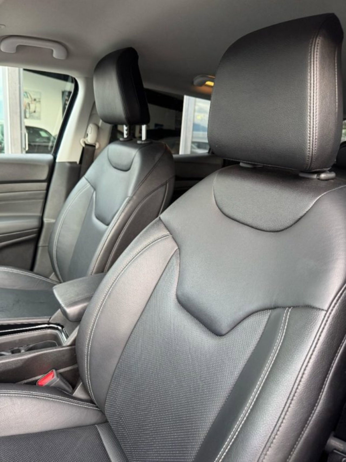 Jeep Compass 1.3 T4 240CV PHEV AT6 4xe S (8)
