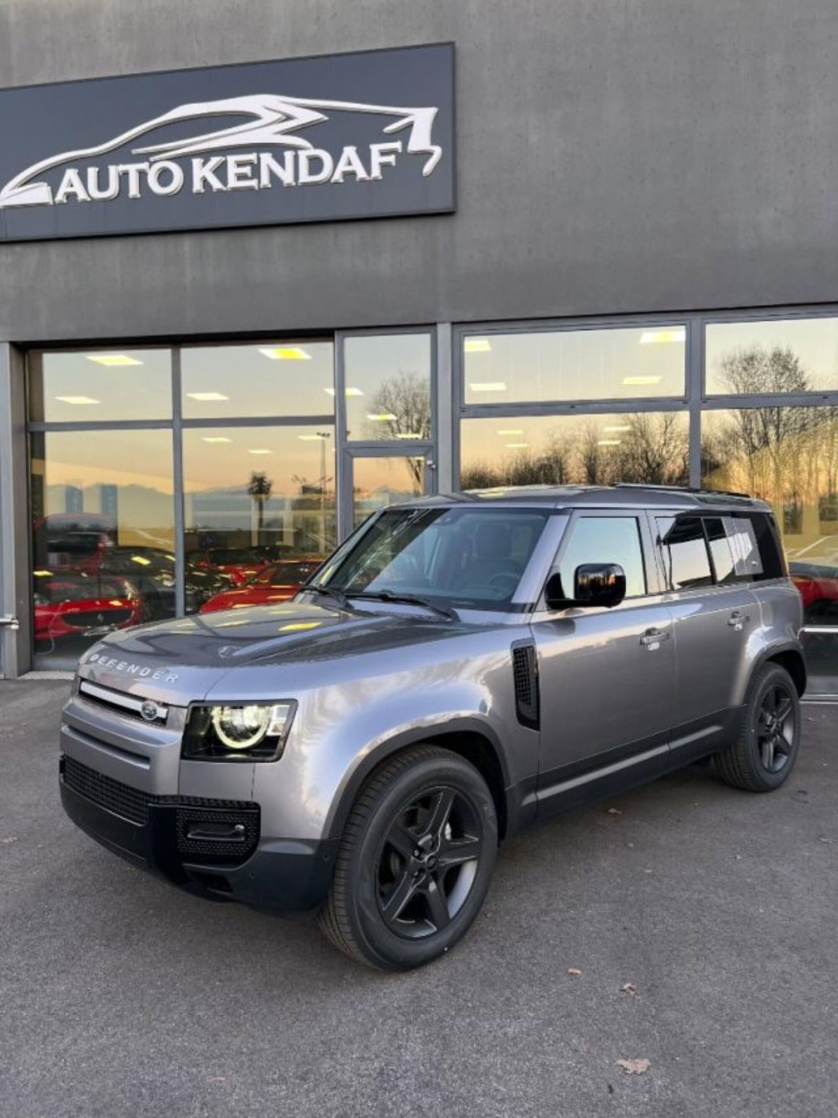 Land Rover Defender 110 3.0d i6 mhev X-Dynamic SE awd 200cv auto