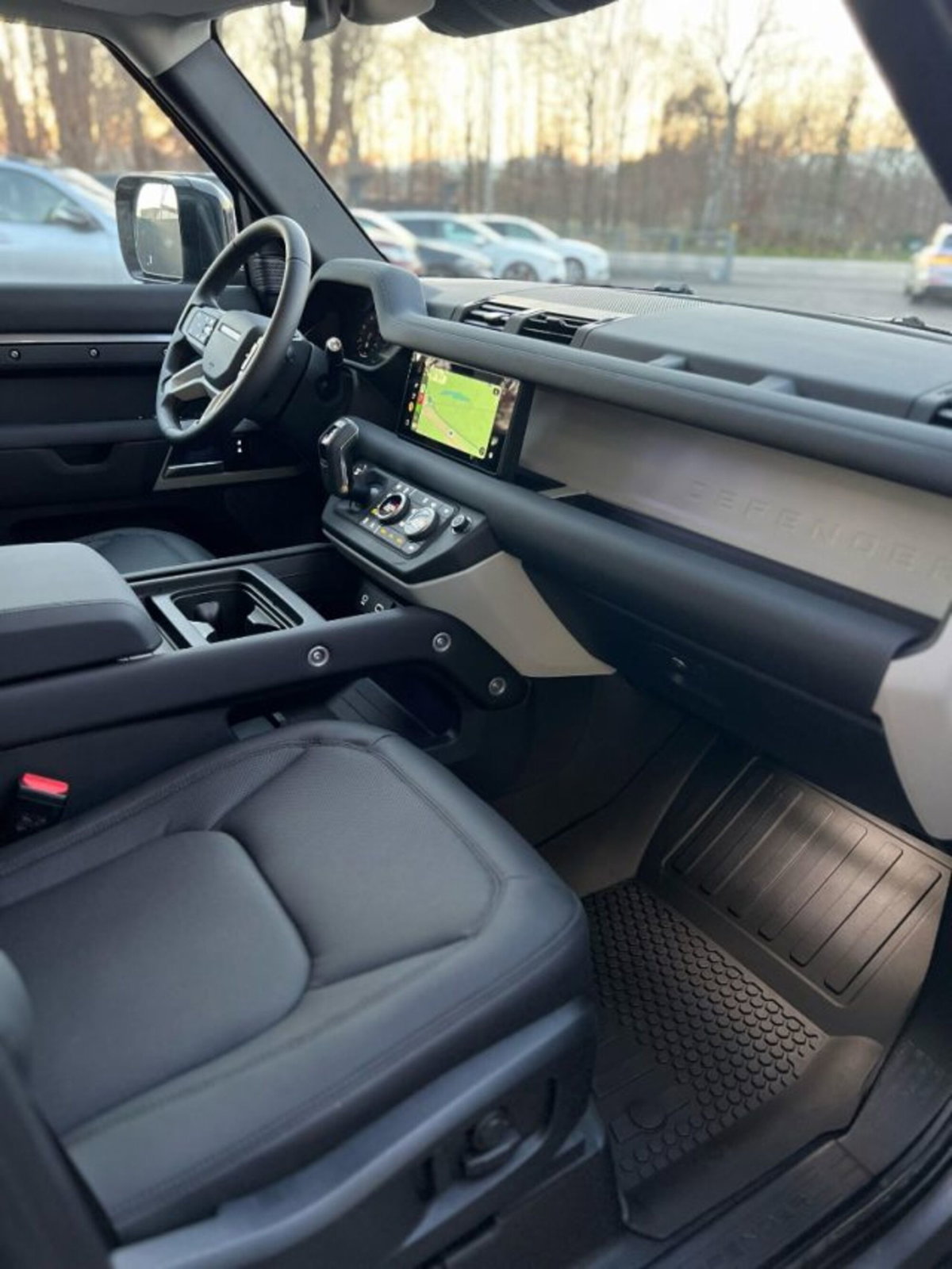 Land Rover Defender 110 3.0d i6 mhev X-Dynamic SE awd 200cv auto (11)