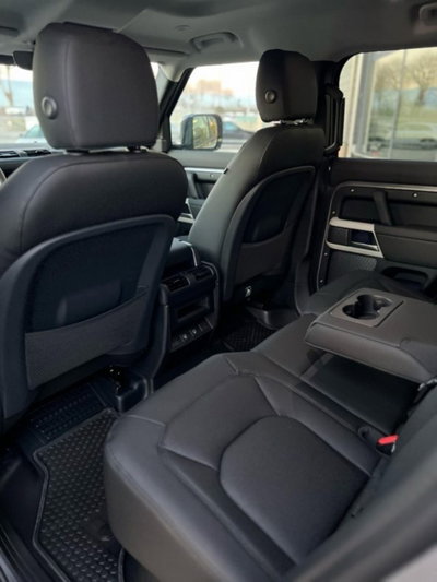 Land Rover Defender 110 3.0d i6 mhev X-Dynamic SE awd 200cv auto (14)