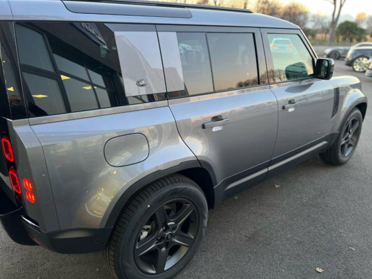 Land Rover Defender 110 3.0d i6 mhev X-Dynamic SE awd 200cv auto (16)