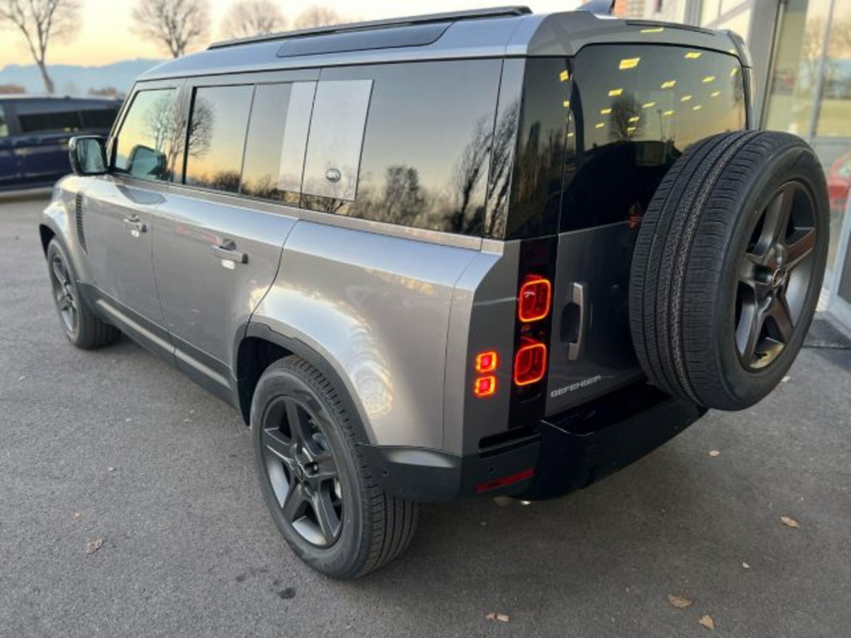 Land Rover Defender 110 3.0d i6 mhev X-Dynamic SE awd 200cv auto (17)