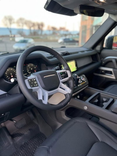 Land Rover Defender 110 3.0d i6 mhev X-Dynamic SE awd 200cv auto (8)