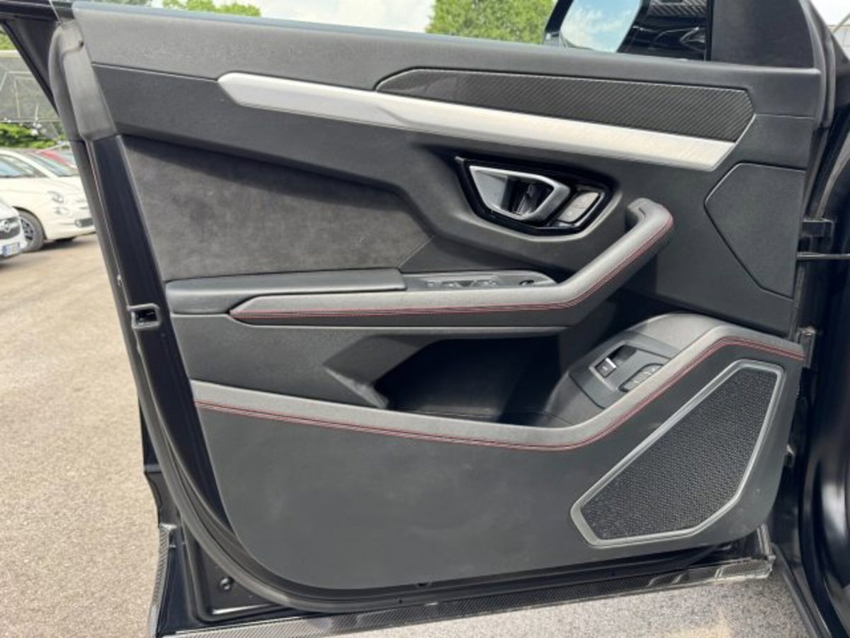 Lamborghini Urus 4.0 (9)