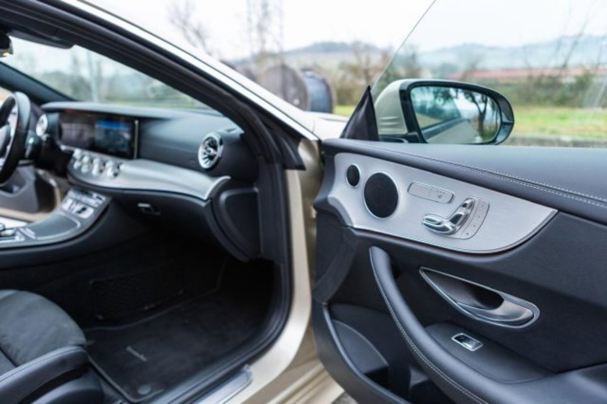 Mercedes-Benz Classe E Coupé 220 d 4Matic Premium Plus (11)