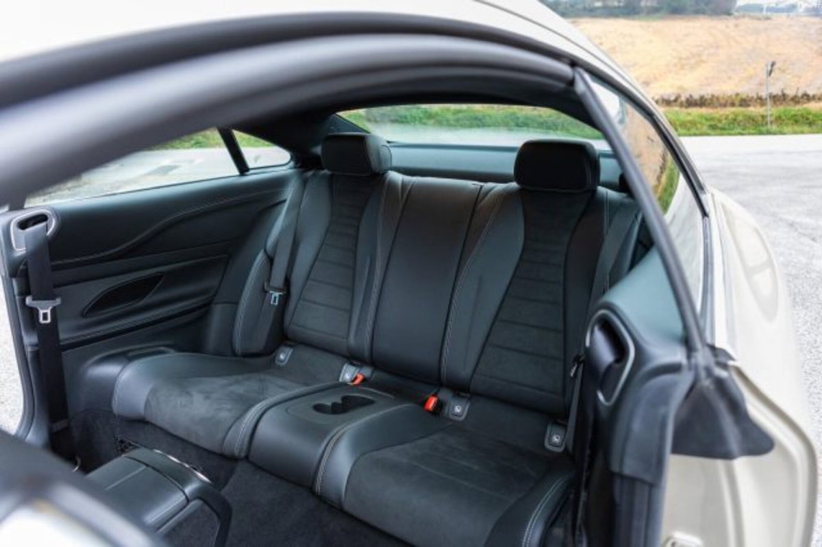 Mercedes-Benz Classe E Coupé 220 d 4Matic Premium Plus (17)