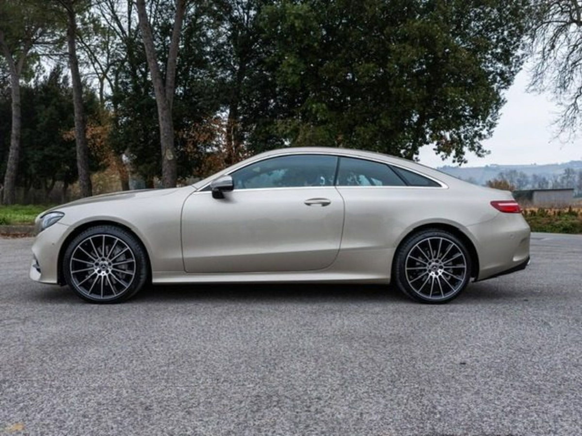 Mercedes-Benz Classe E Coupé 220 d 4Matic Premium Plus (2)