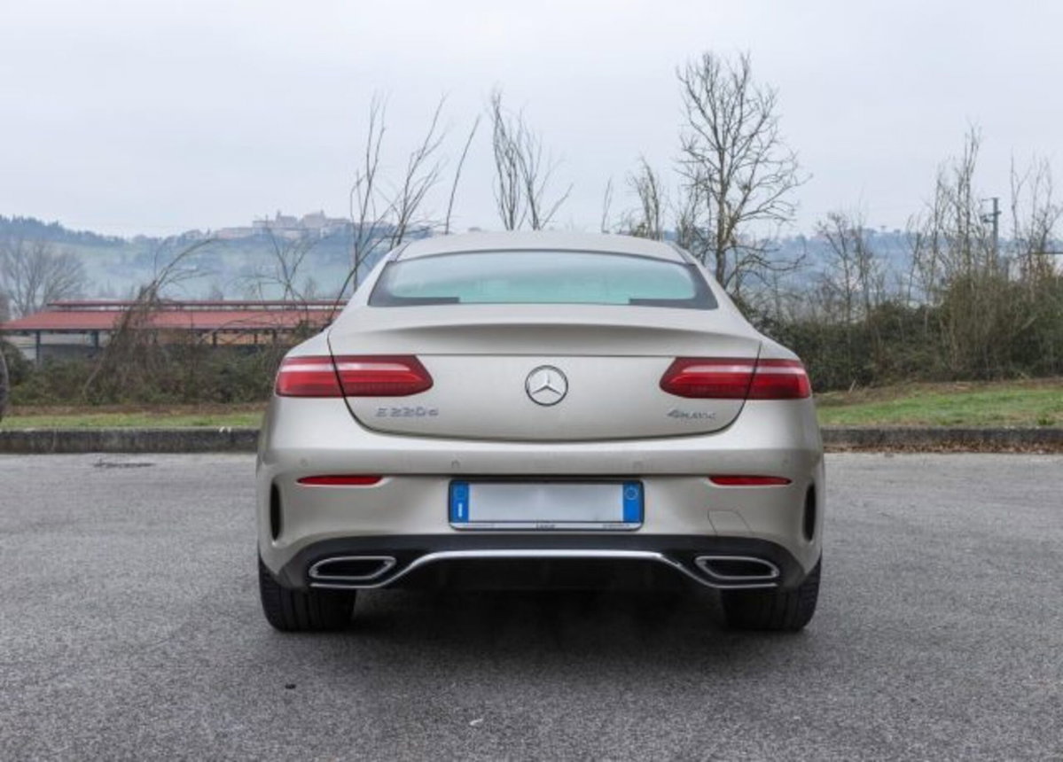 Mercedes-Benz Classe E Coupé 220 d 4Matic Premium Plus (4)