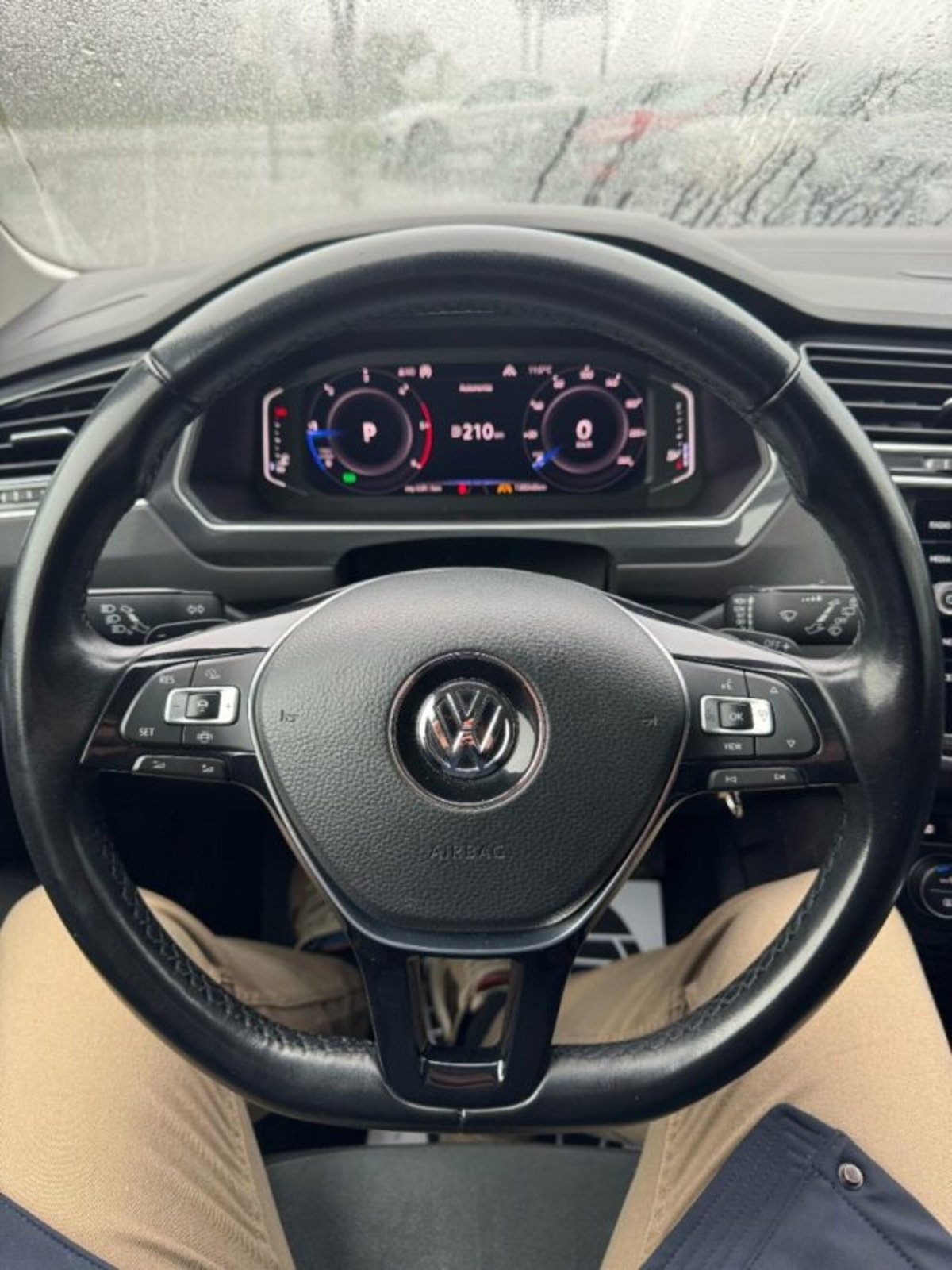 Volkswagen Tiguan 2.0 BiTDI SCR DSG 4MOTION Executive R-Line BMT (5)
