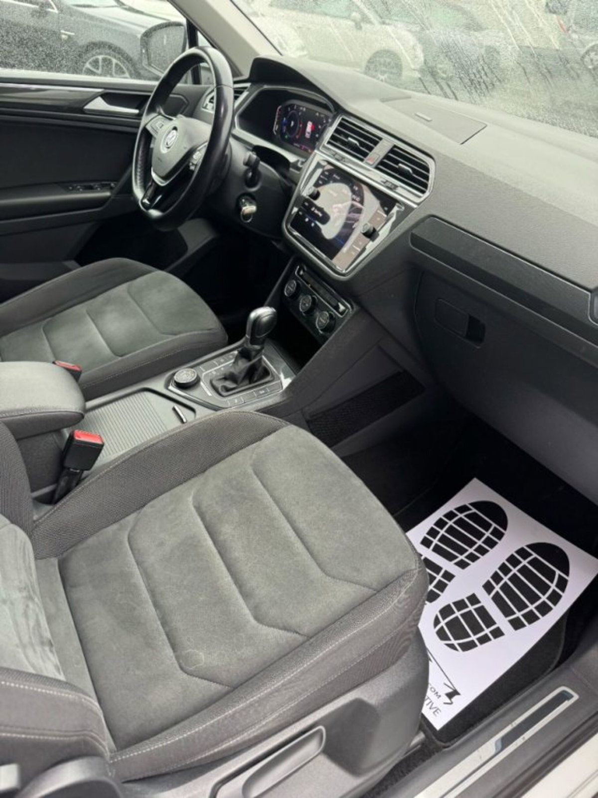 Volkswagen Tiguan 2.0 BiTDI SCR DSG 4MOTION Executive R-Line BMT (8)