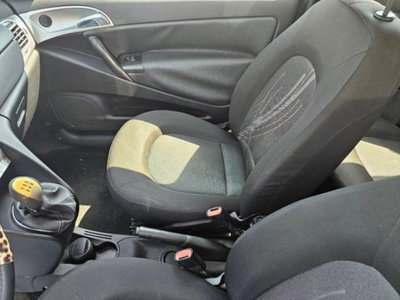 Lancia Ypsilon 1.3 MJT 75 CV Unyca (10)