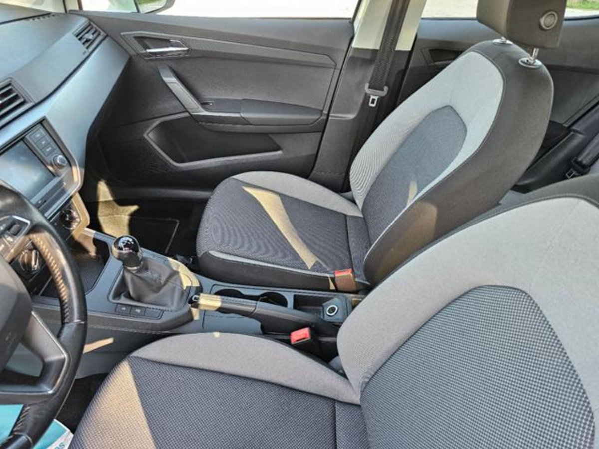 SEAT Ibiza 1.0 TGI 5 porte Business (10)