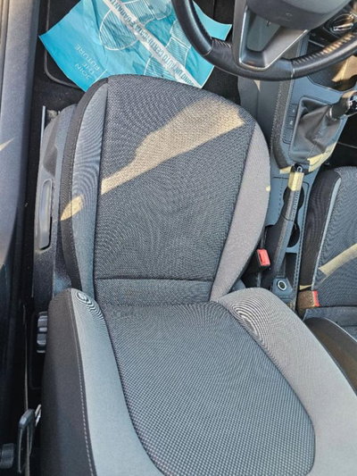 SEAT Ibiza 1.0 TGI 5 porte Business (9)