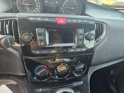 Lancia Ypsilon 1.0 FireFly 5 porte S&S Hybrid Ecochic Silver (11)