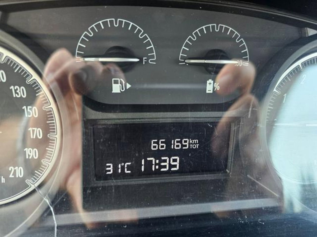 Lancia Ypsilon 1.0 FireFly 5 porte S&S Hybrid Ecochic Silver (12)