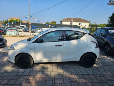 Lancia Ypsilon 1.0 FireFly 5 porte S&S Hybrid Ecochic Silver (2)