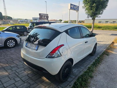 Lancia Ypsilon 1.0 FireFly 5 porte S&S Hybrid Ecochic Silver (5)