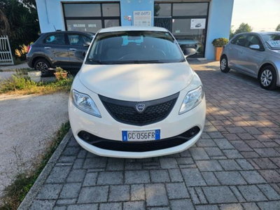 Lancia Ypsilon 1.0 FireFly 5 porte S&S Hybrid Ecochic Silver (8)
