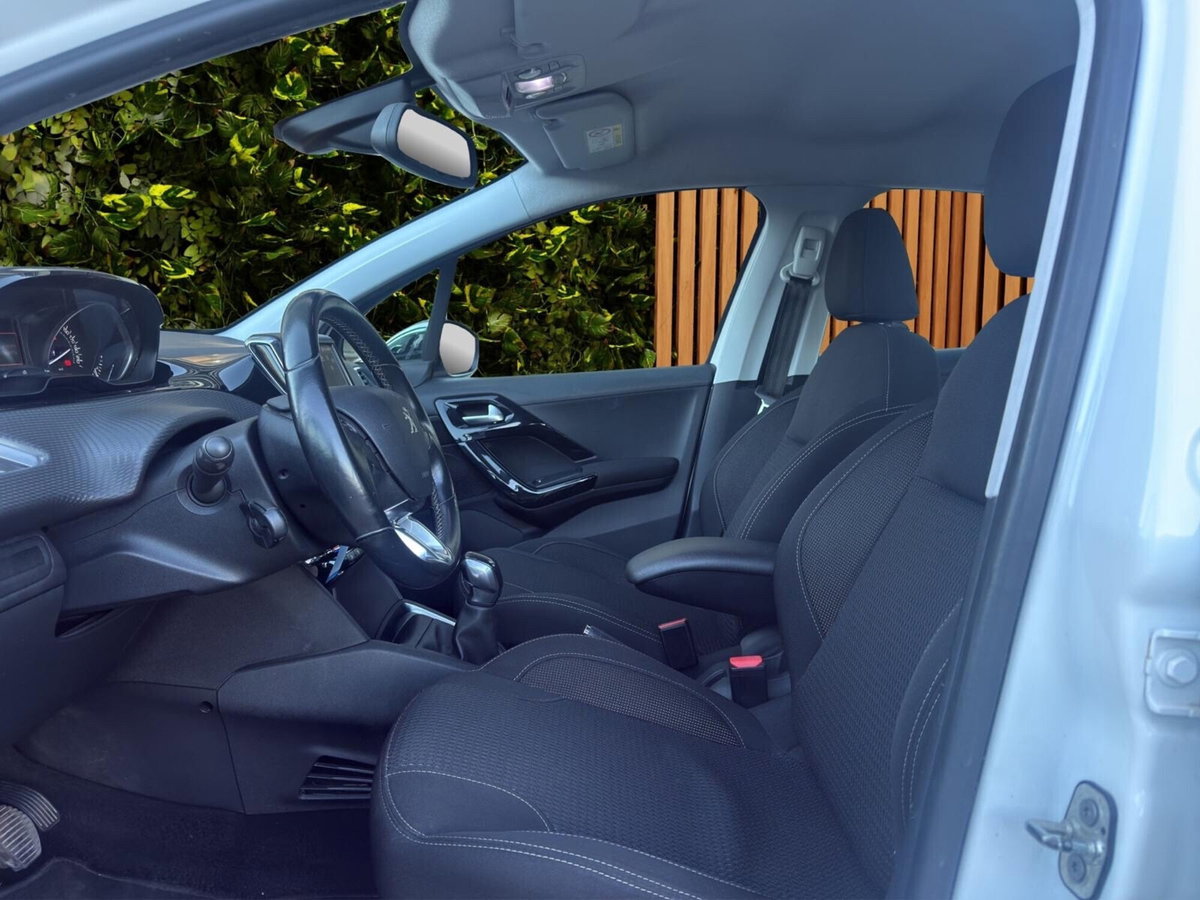 Peugeot 208 75 5 porte Allure (10)